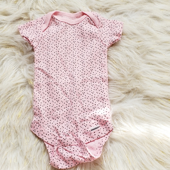 Baby pink and black 0-3 month onesies - Picture 3 of 5